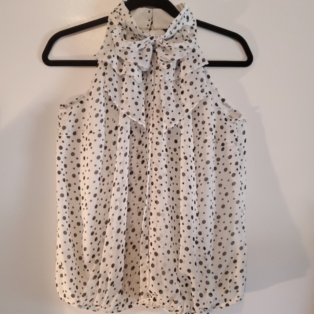 Huang Shu Chi Ribbon Polka Dots Sleeveless Blouse